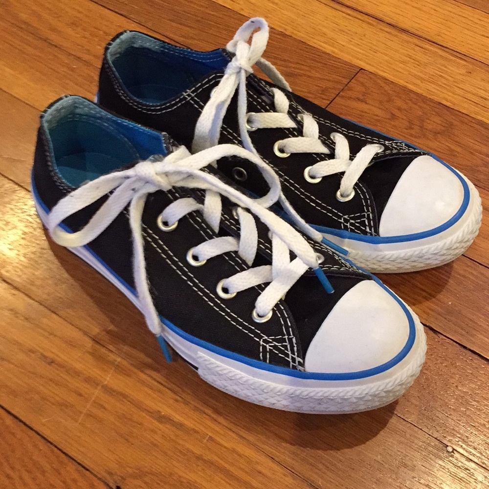 •CONVERSE•